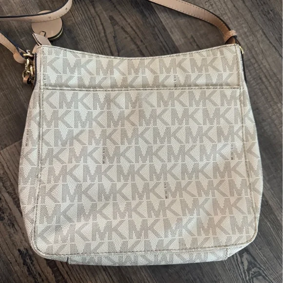 Michael Kors Cream and Tan Crossbody Bag with Wallet - Picture 3 of 12